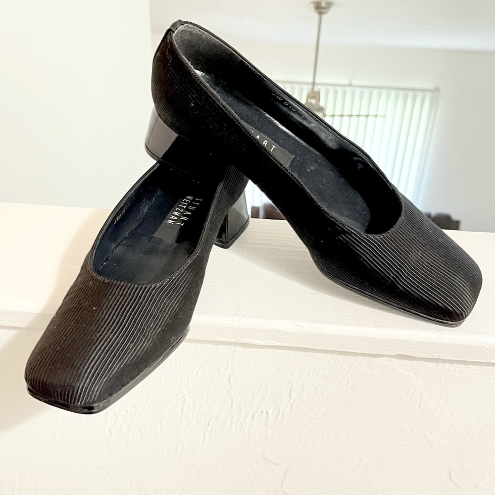 Pre-loved! STUART WEITZMAN Low Heel Ribbed Square Toe Shoes!